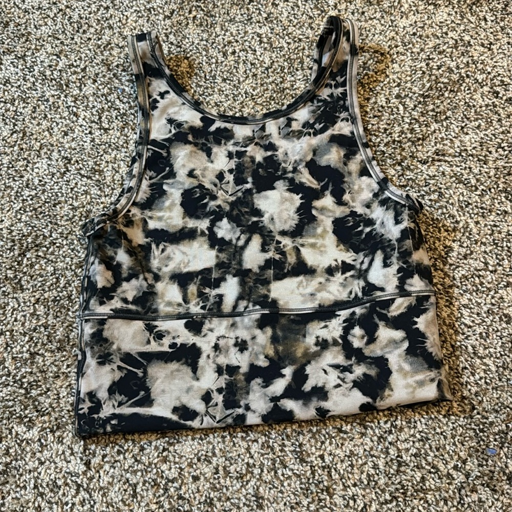 Lululemon power pivot tank